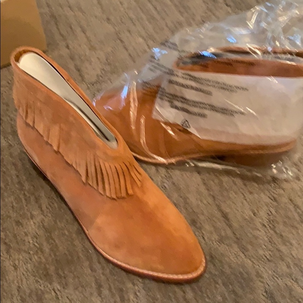 Boots - Picture 2 of 3
